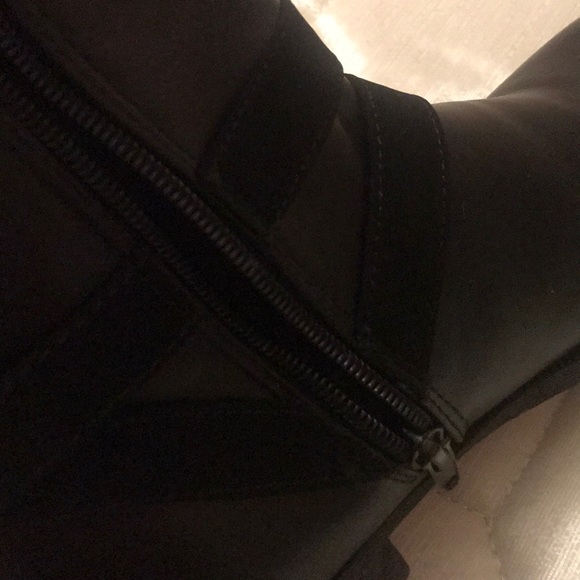 Shoes - Picture 4 of 4